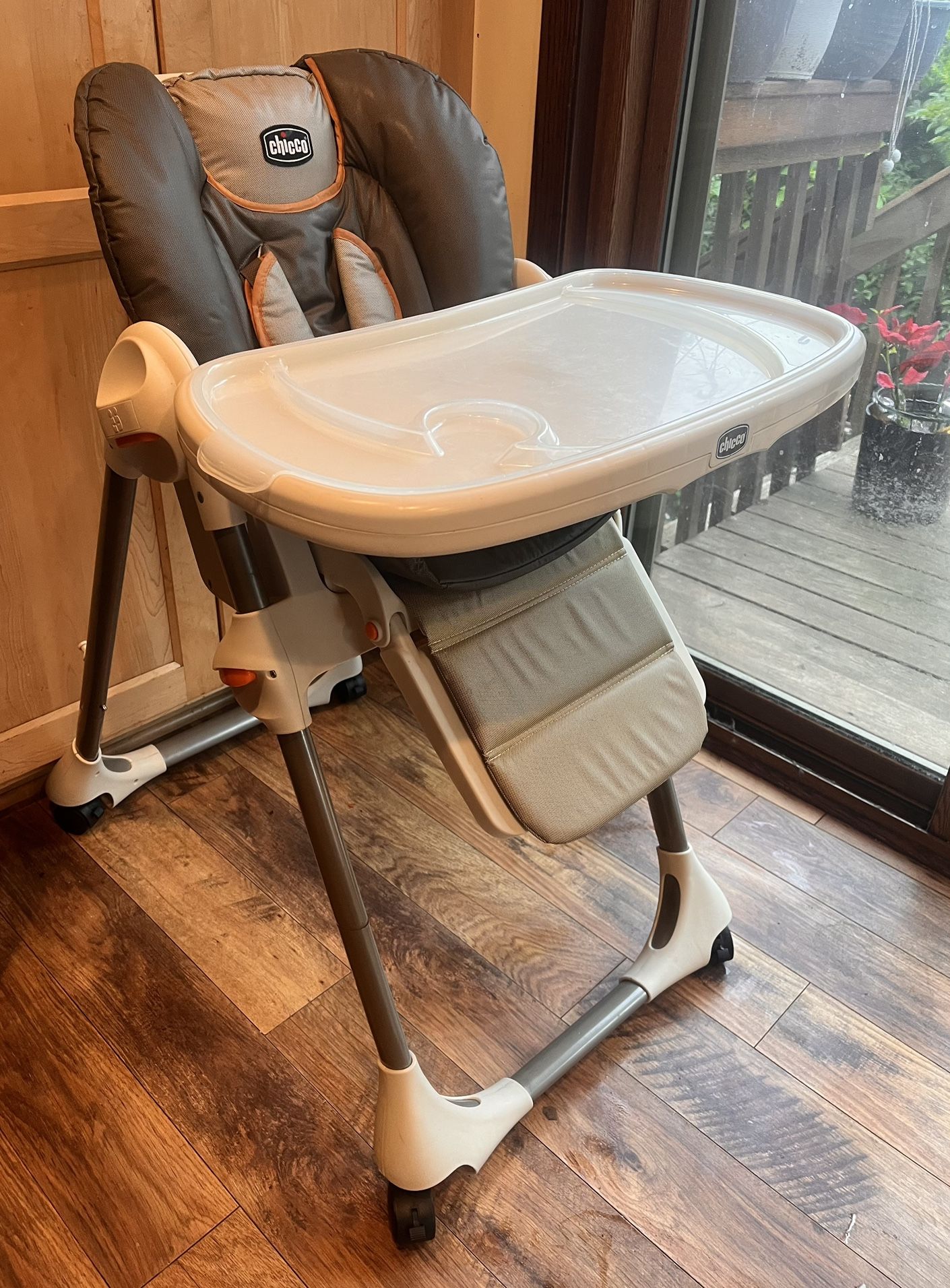 Chicco Polly 2 in 1 Highchair - Foxy