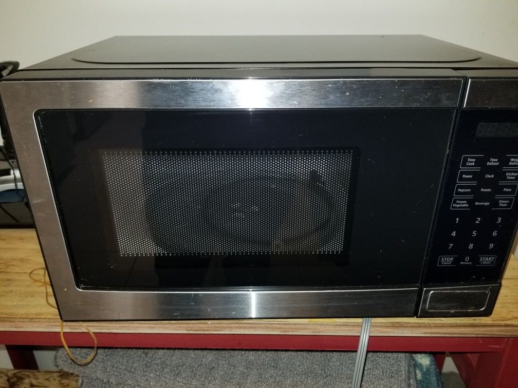 Walmart small microwave oven