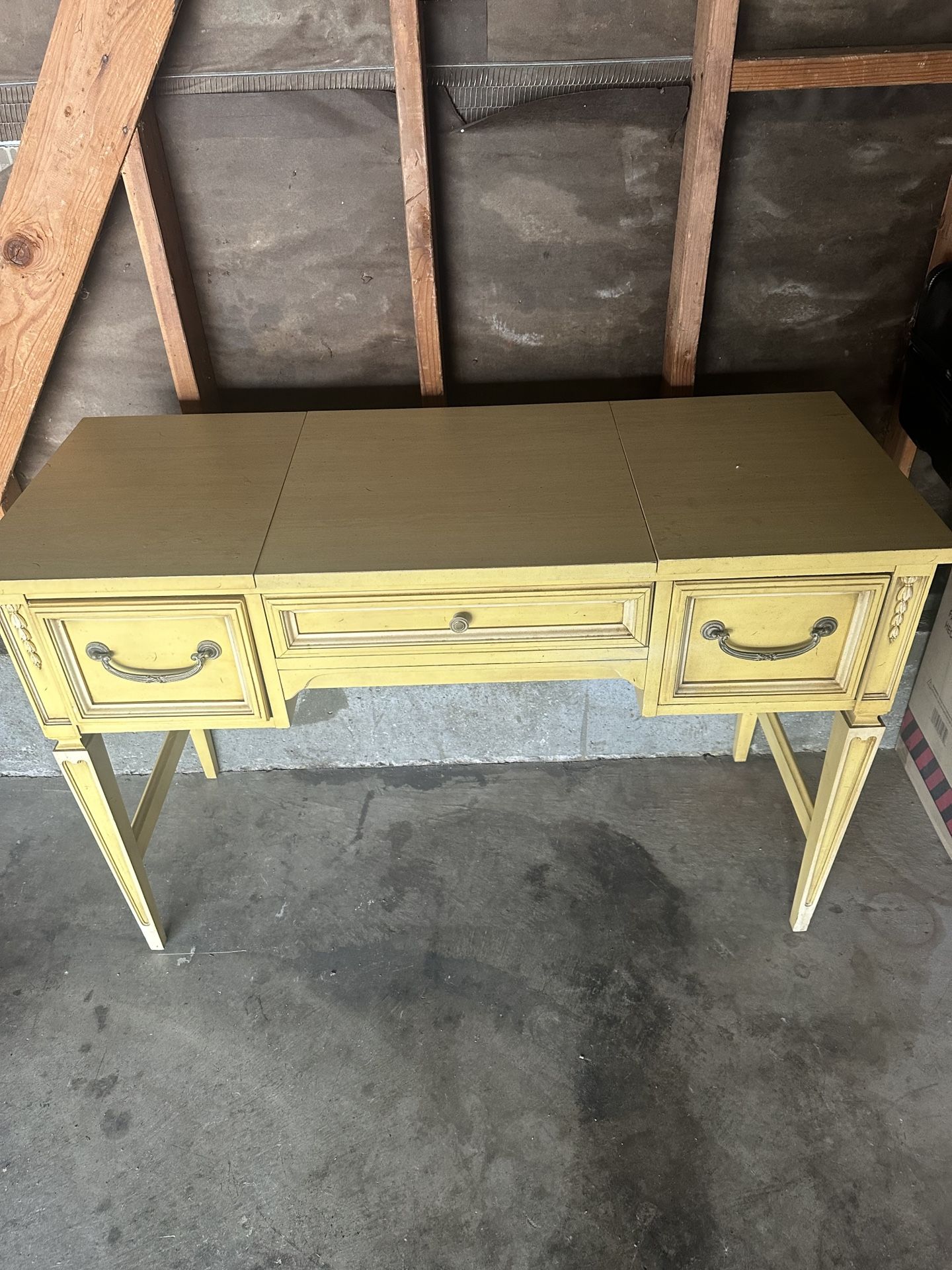 Vanity/ Desk