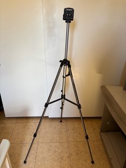 Deluxe Video/Photo 60” Tripod