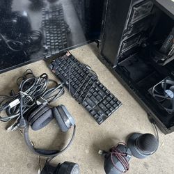 Pc, Monitor, Keyboard, Mic, Camera, Mouse.