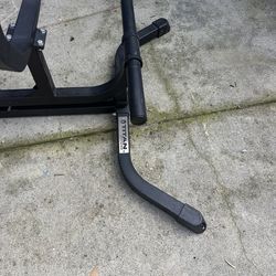 Sit down back row machine