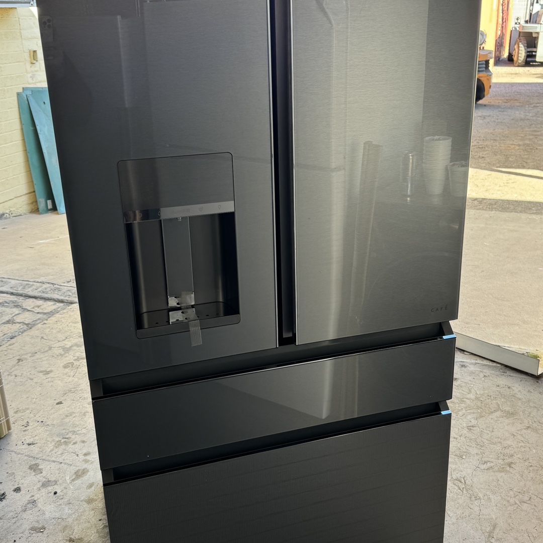 Café 27.8 Cu. Ft. Smart Counter Depth Refrigerator (Platinum Glass) 