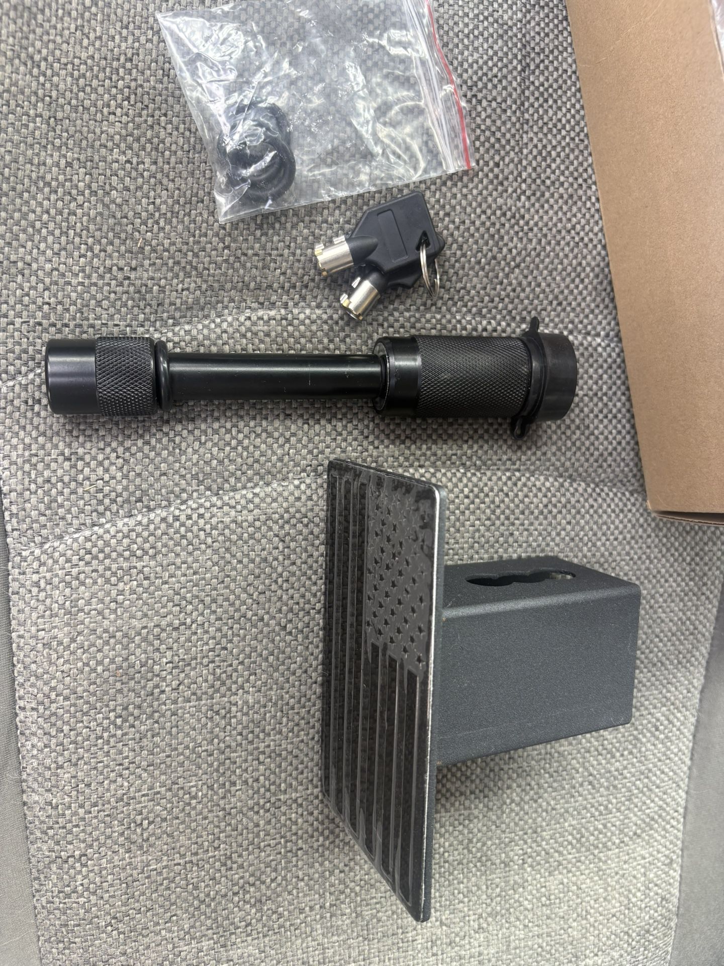 Truck Hitch Mount Flag Holder with Lock & Keys – Heavy Duty Steel