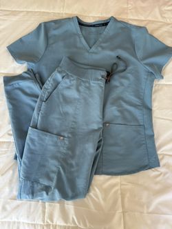 Fabletics scrubs