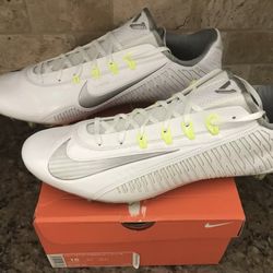 NEW in BOX Nike Vapor Carbon Elite Football cleats size 16 men’s - $50