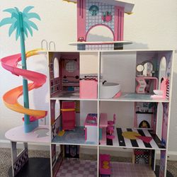 LOL Doll House