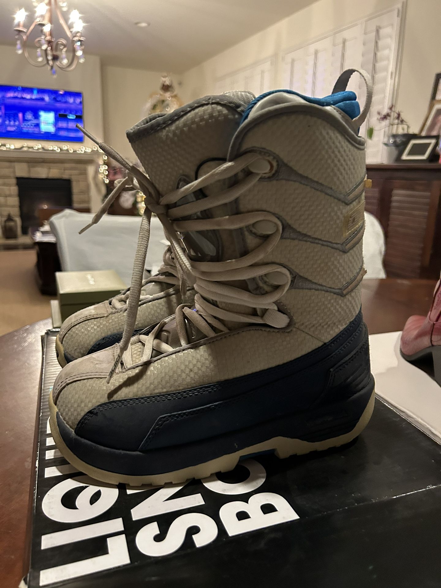 Liquid Snowboard Boots (Women 7) $75