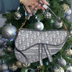 Grey And White Bag 🩶 Small Gift Included 🩶