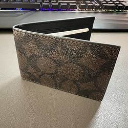 COACH - COMPACT BILLFOLD WALLET IN SIGNATURE CANVAS - MAHOGANY *NEW*