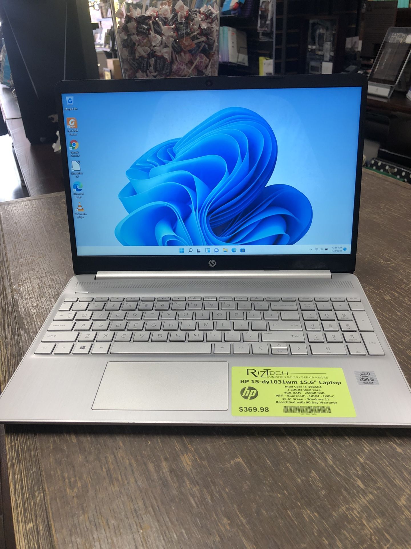 HP 15-DY1031WM Laptop 15.6โ13-1005G1 8GB RAM 256GB SSD Webcam WiFi HDMI W11