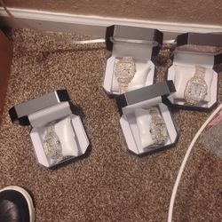  To Watches For 800 Can't Beat That One Rose Gold One Silver And Gold