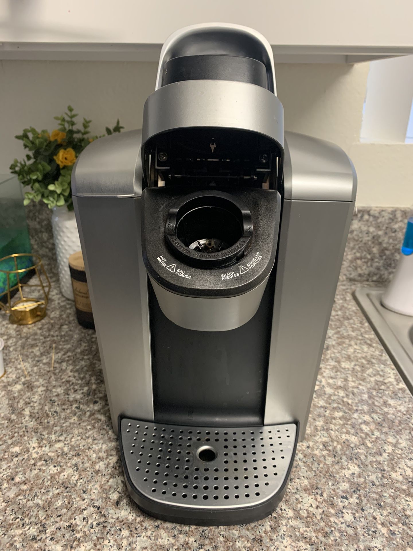 Sold at Auction: KEURIG K-ELITE HOT & ICED COFFEE BREWER