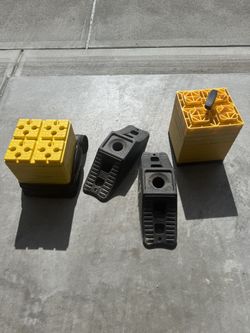 RV Leveling Blocks & Wheel Chocks