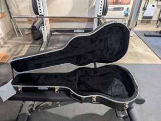 Freedom by SKB Acoustic Guitar Hardshell Case - Great Condition