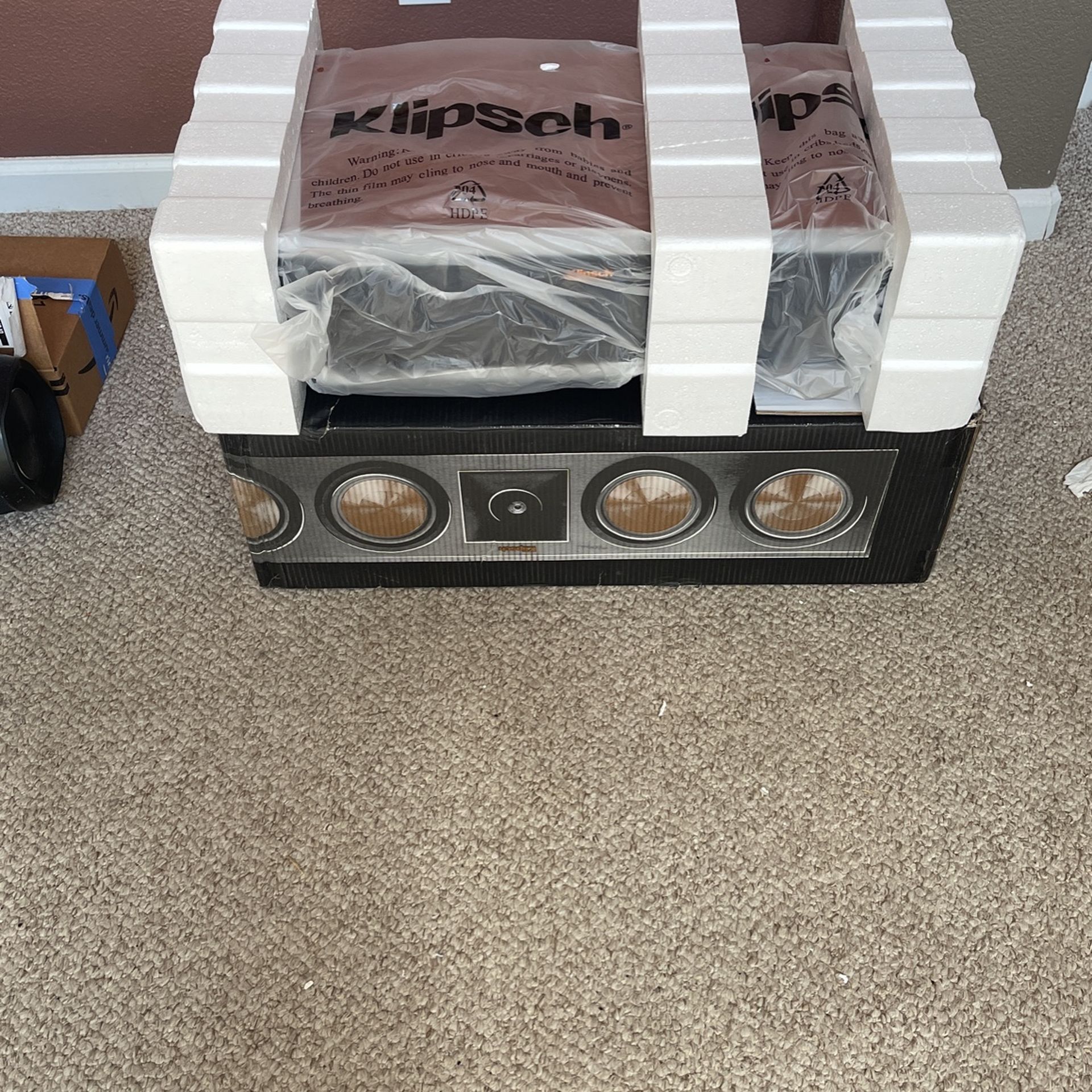 Klipsch RP-440c Brand New