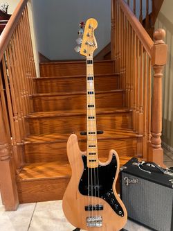 Squier Classic Vibe Jazz Bass w/ Fender Rumble 15 (Brand New)