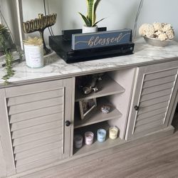 Decorative TV table