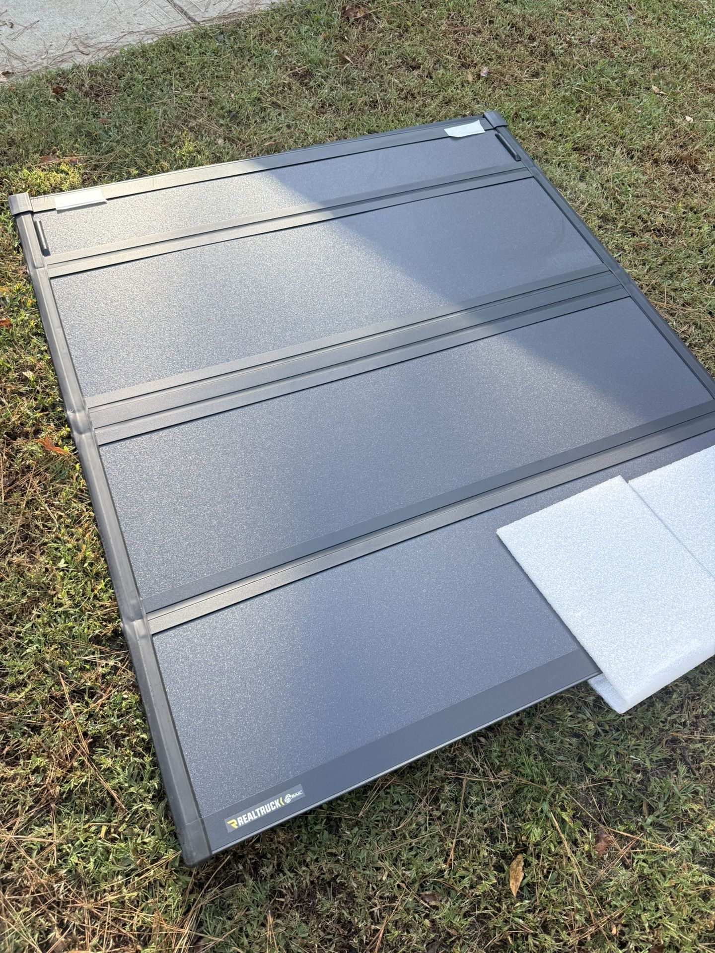 BAKFlip MX4 bed cover – fits Chevy Colorado / GMC Canyon (5ft bed)