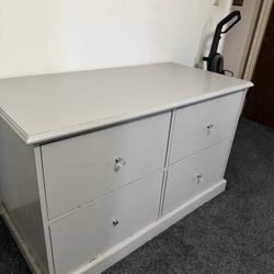 4 Drawer  Dresser 