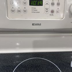 Electric Stove In Great Working Conditions 