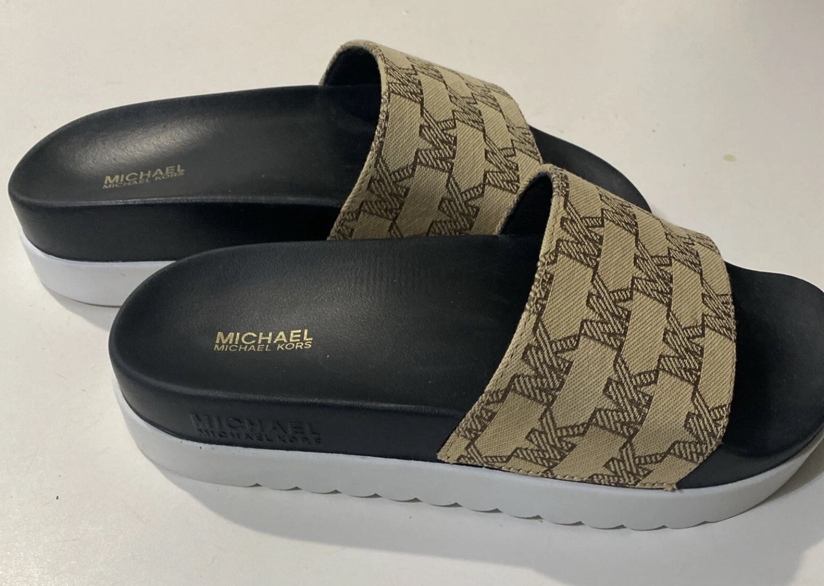 Michael Kors Gilmore Signature Slides Brand New Sandals Size 7