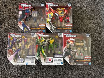 War for Cybertron Transformers Lot