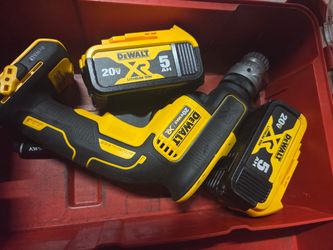 DEWALT screw gun DCF624