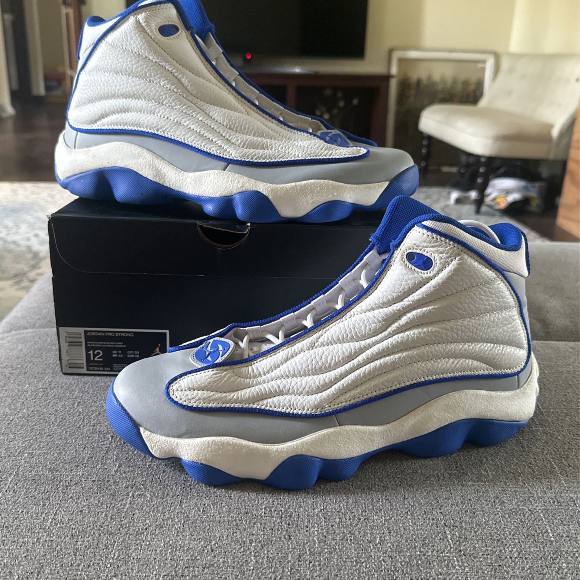Jordan Pro Strong- White/Racer Blue/Wolf Grey