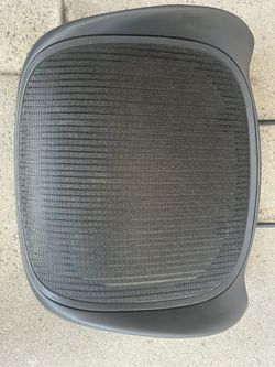Herman Miller Size b Mesh In Good Condition