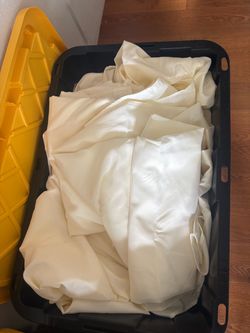 Ivory Tablecloth 90 x 132 Inch (12 total!)