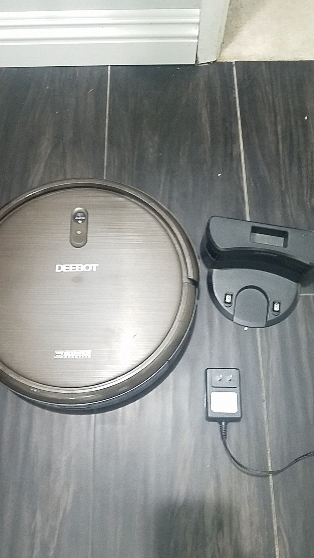 Deebot robotic vacuum DN622