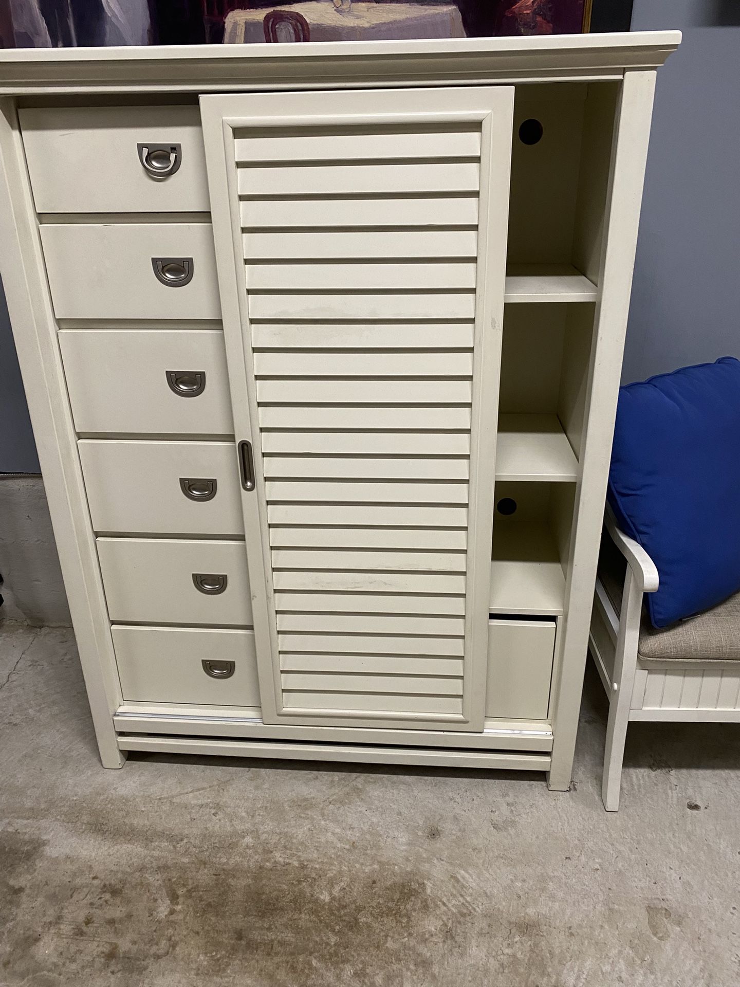 Dresser