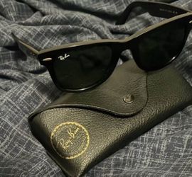 Ray bans with case