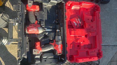 Milwaukee M18 FUEL Drill & Impact Driver Combo Kit