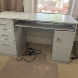 Desk With Chairs