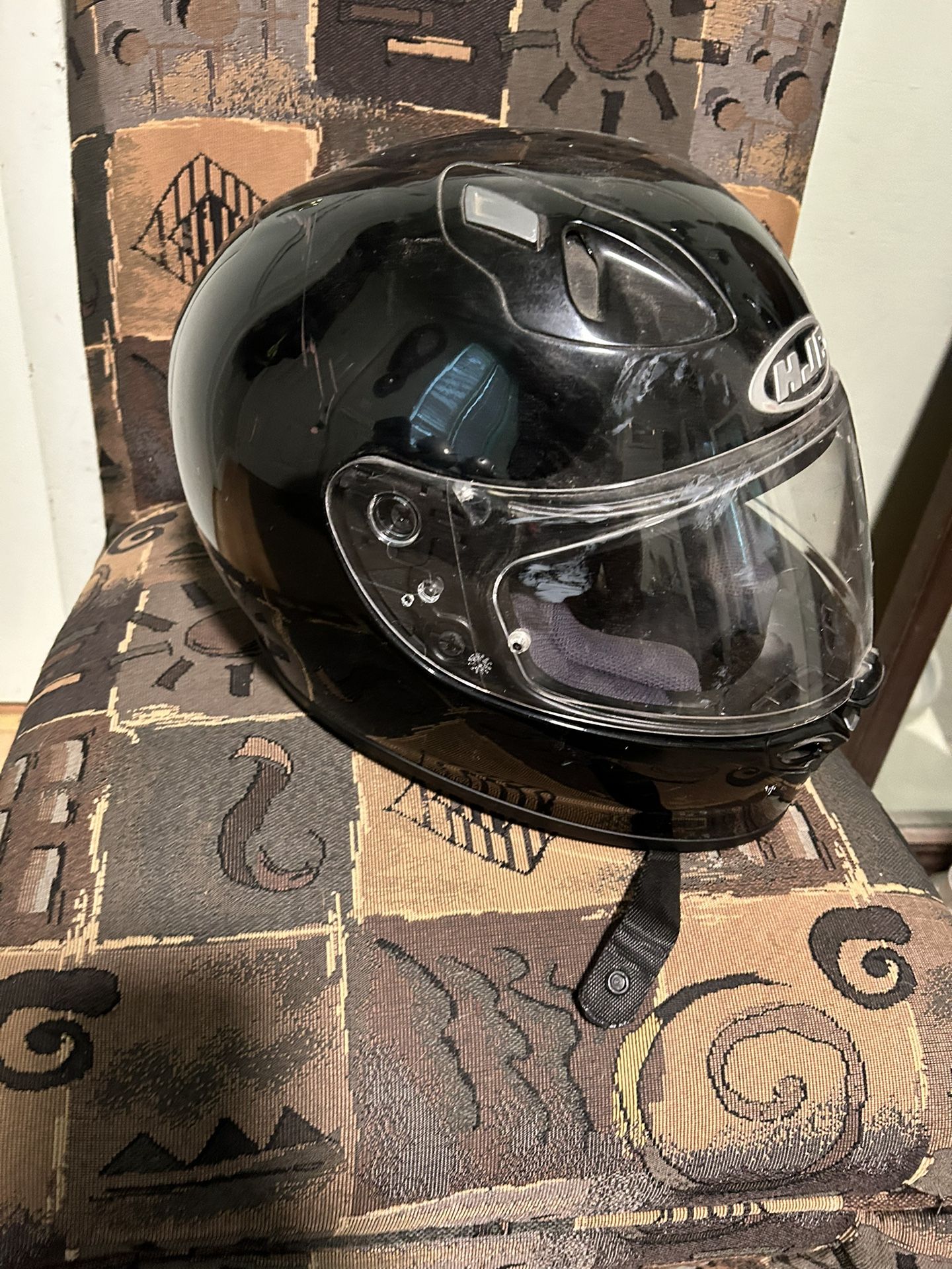 1 Used Helmets (black)