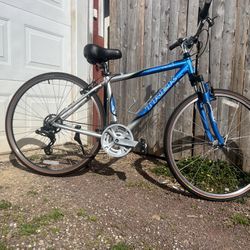Trek 7100 Hybrid/Comfort Bike