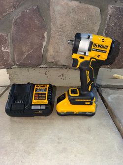 DEWALT ATOMIC 20V MAX 3/8" Impact Wrench DCF923 + 4AH XR Power Pack Battery + Charger