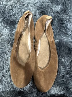 Women's TOMS shoes, size 11