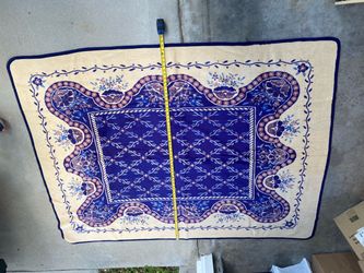 eversible Blue and Cream Floral Blanket