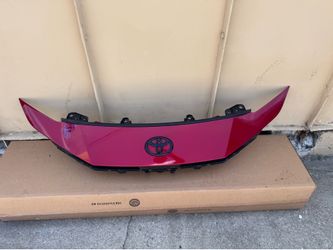 2025–2026 TOYOTA CAMRY FRONT BUMPER UPPER MOLDING TRIM COVER WITH SENSOR OEM