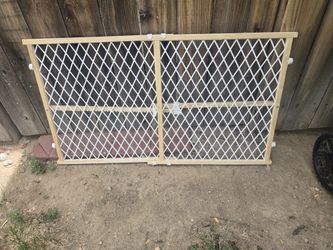 Pet Gate/ Baby Gate Divider