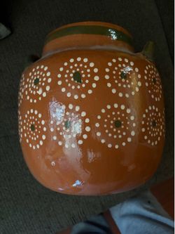 Clay Bean Pot/Olla de Barro para frijoles