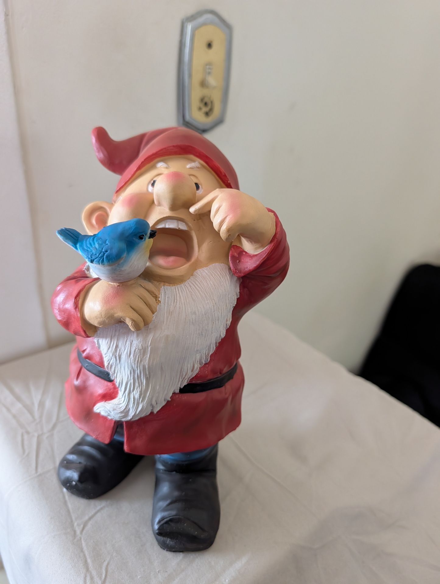 Gezundheil Gunther sneezing gnome 10" very pretty