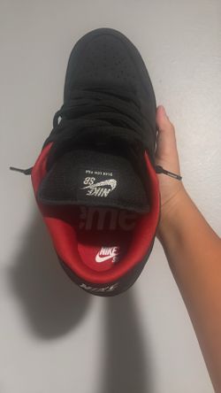 Supreme Dunks size 9