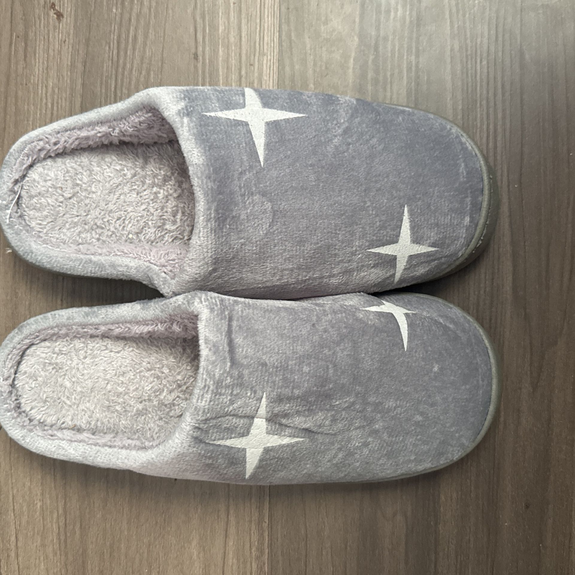 North Star Comfy Slippers Size 10