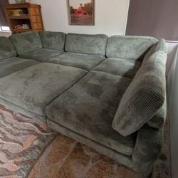 New 6 Piece Modular Sectional Couch/ Includes Free Delivery 🚚 