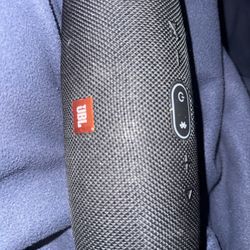 JBL Charge 4
