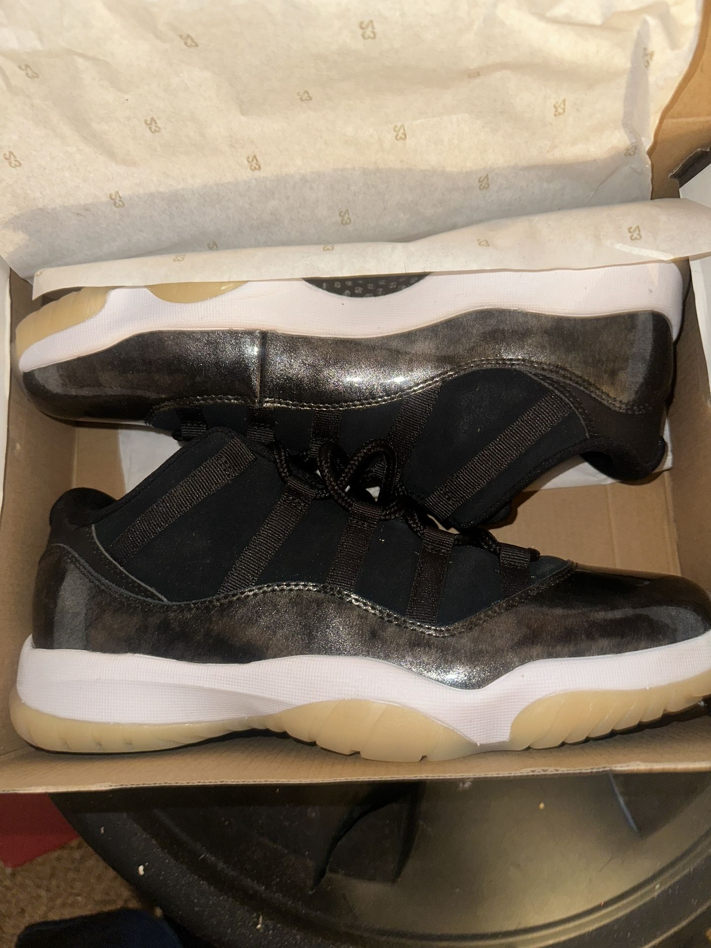 Jordan 11 Low Metallic Silver